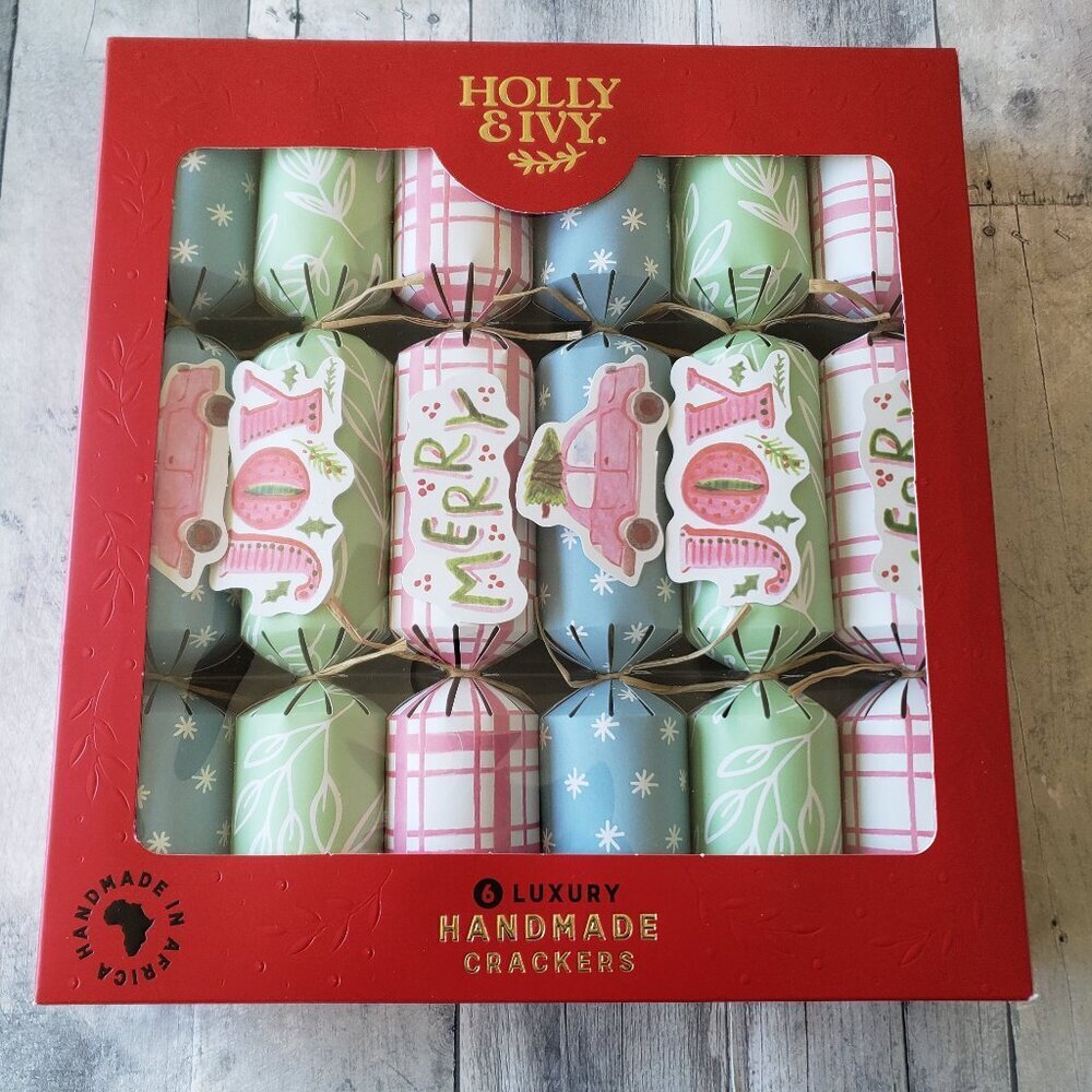 NWT - Holly and Ivy 6 Luxury Handmade Crackers Pastel Color
